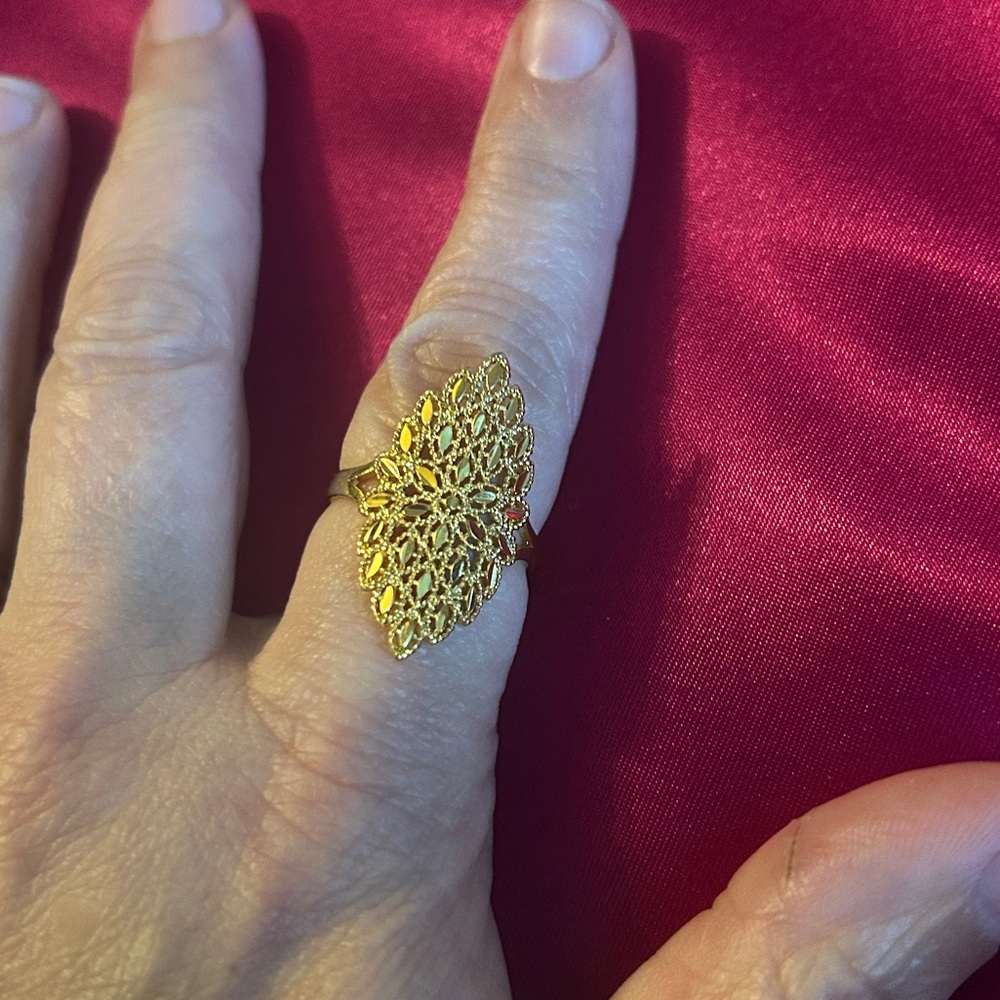 Gold Ring Size 8. Adjustable.